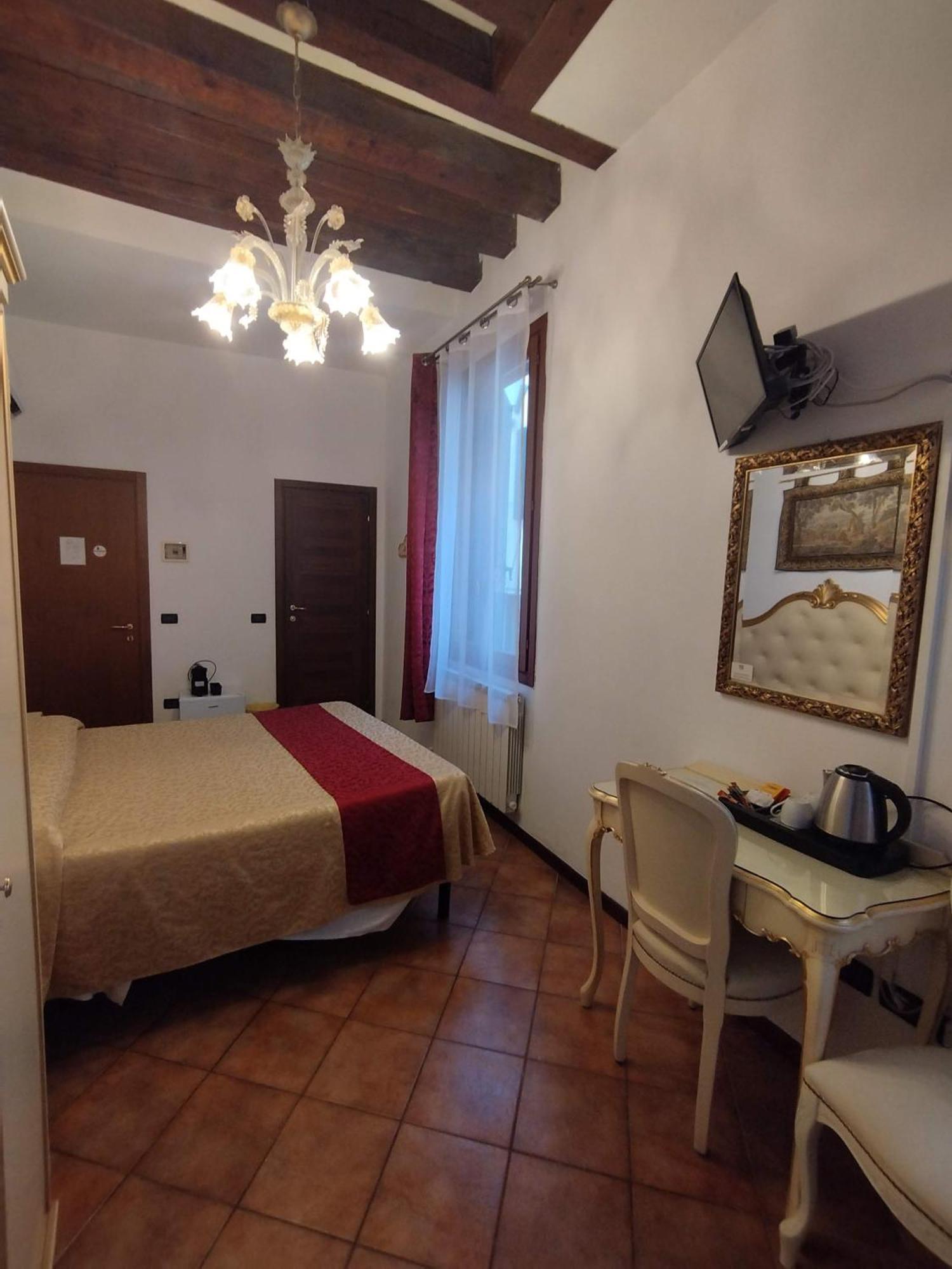 Casa de hóspedes Alloggi Ss Giovanni E Paolo 2*